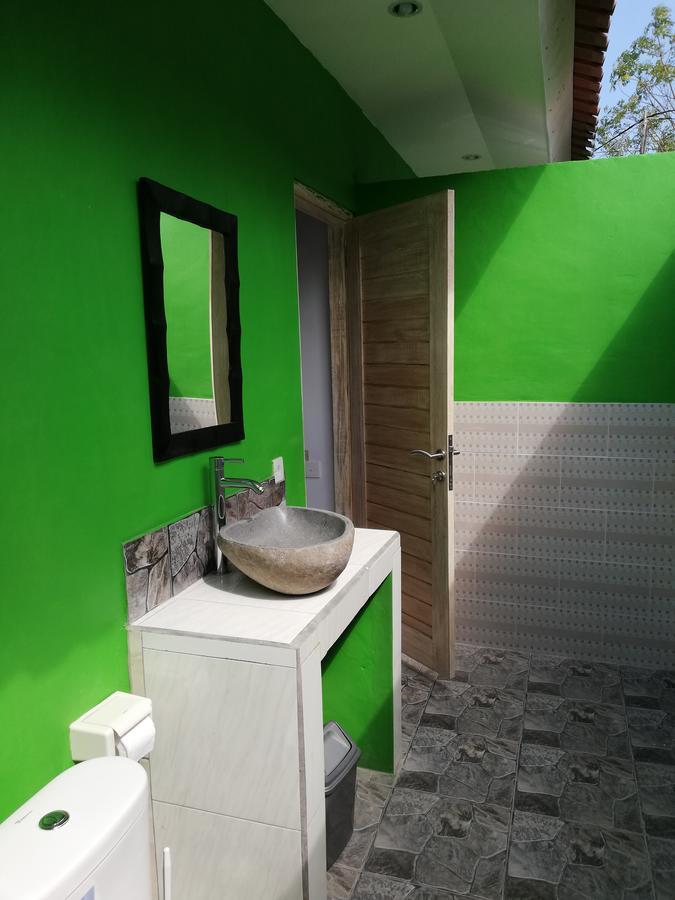 Kakiang Homestay Nusa Lembongan  Exterior photo